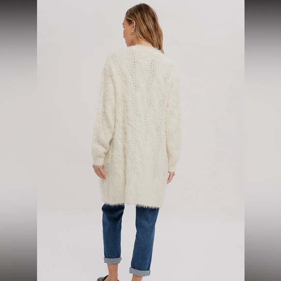 Cozy, fuzzy, white cable knit soft long sleeve open front cardigan sweater - Picture 7 of 11